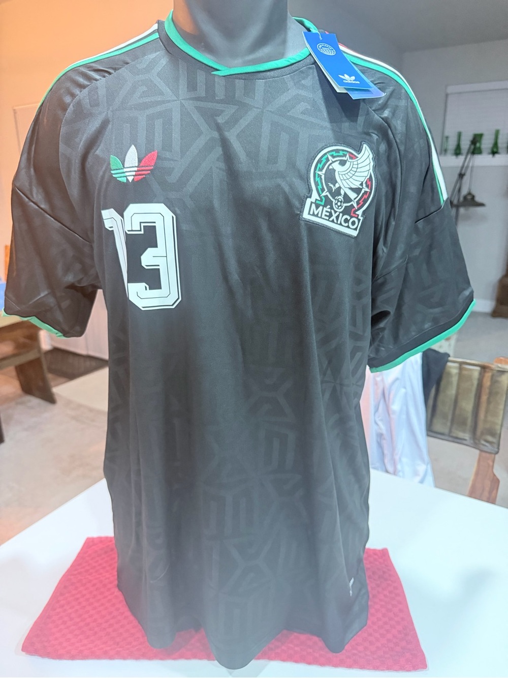 Source Unknown Mexico Black Green Trim Men’s Soccer Jersey
